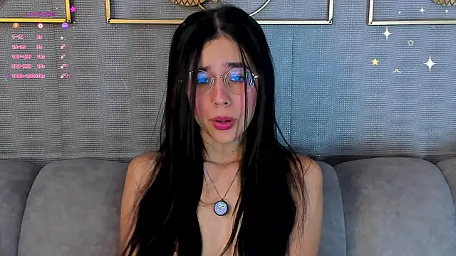 laraa_jeean (F young) - 3 finger in my ass