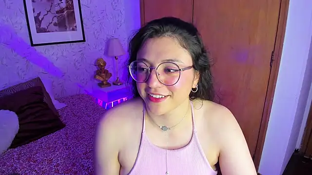 Angelie_Rosebrm webcam