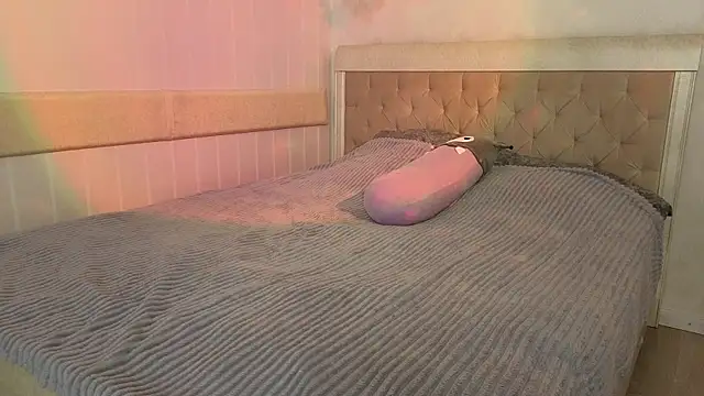 MilaVey webcam