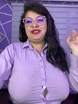 MiiaaJoness webcam