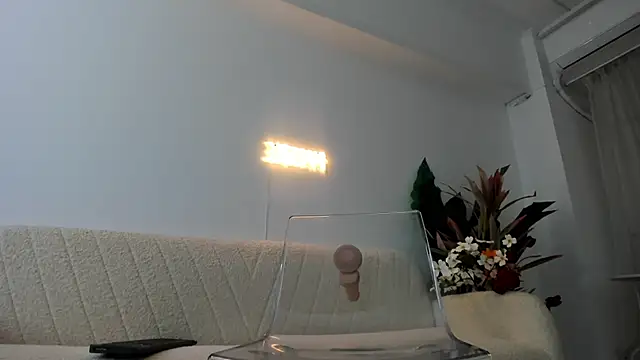 emeraldkatt (F young) - tease my pussy