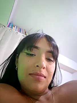 saharqamar (F young) - Naked and Zoom pusssy