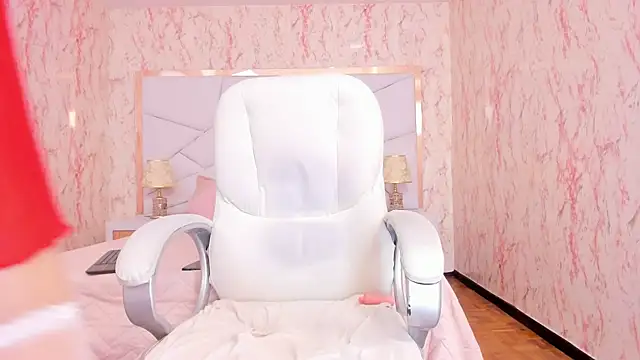 Emily_Whinfre webcam