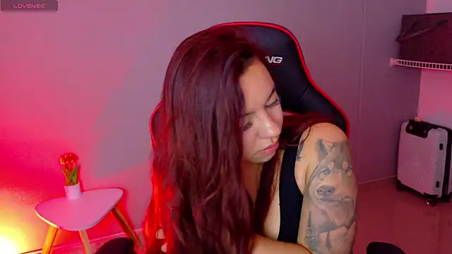 samantha_tattu webcam