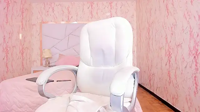 Emily_Whinfre webcam