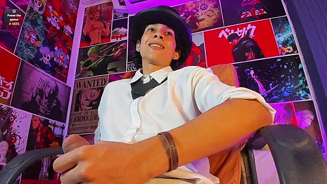 Cheys_Mast live sex cam