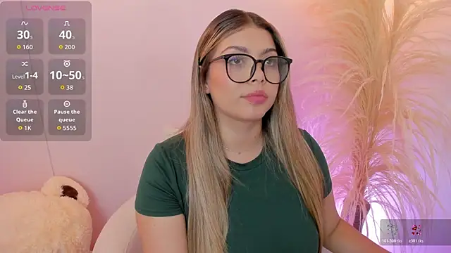 thaliafox_ webcam