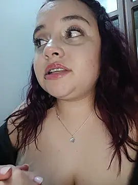 CURVY-HORNY webcam