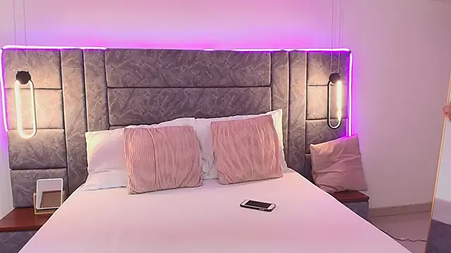 Dakota_Megan_69 webcam