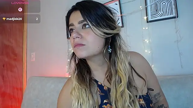 Sweet_Bella_Valery webcam