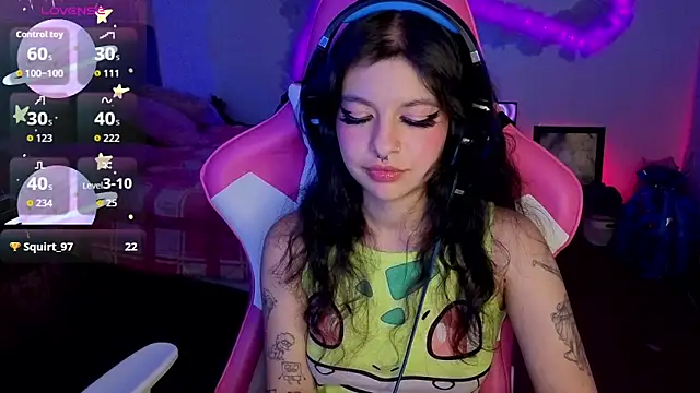 larah_uwu webcam