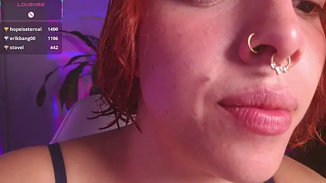 bri_von_dhara__ webcam