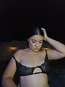 Pretty_Julieta webcam