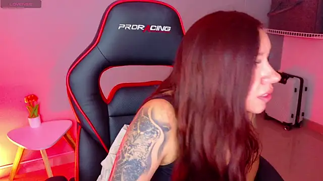 samantha_tattu (F young) - Sexy Blowjob doggy pose💦