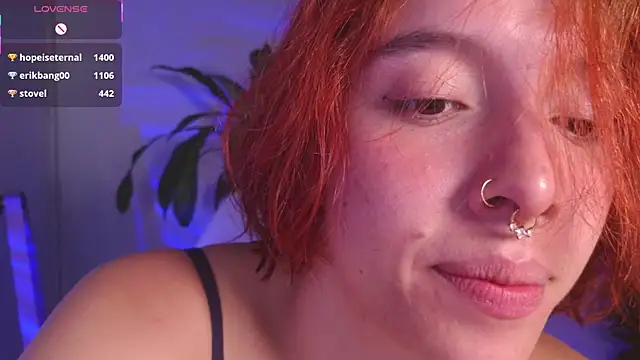 bri_von_dhara__ webcam