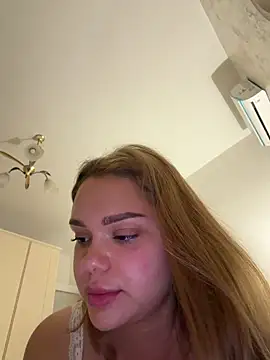 Kitty2490 webcam