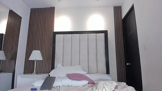 taylor_royal_ (T young) - Doggy style + spank ass x10 🔥