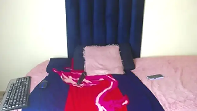 Pinkdollyg webcam