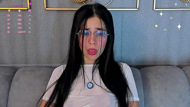laraa_jeean (F young) - 3 fingers in ass