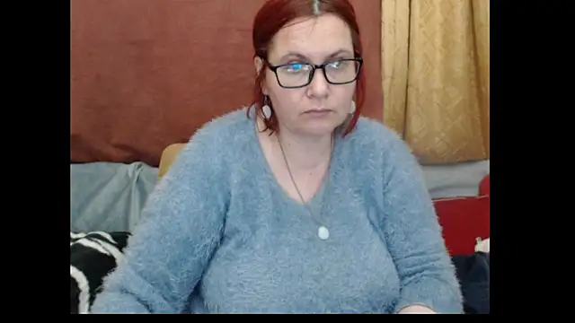 PlayfullMature webcam