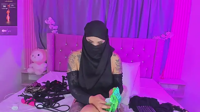 Nayla-Mouna webcam