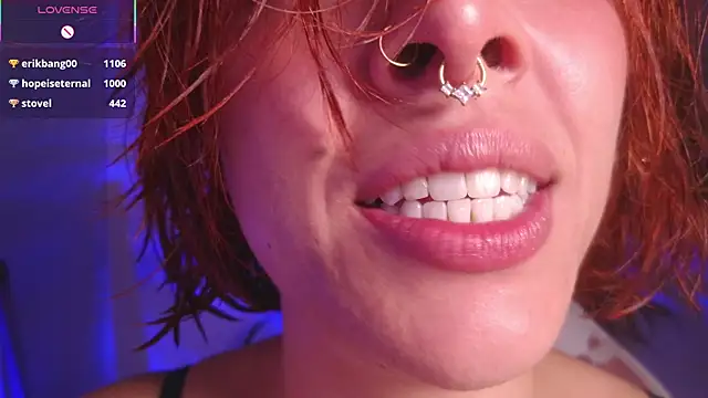 bri_von_dhara__ webcam