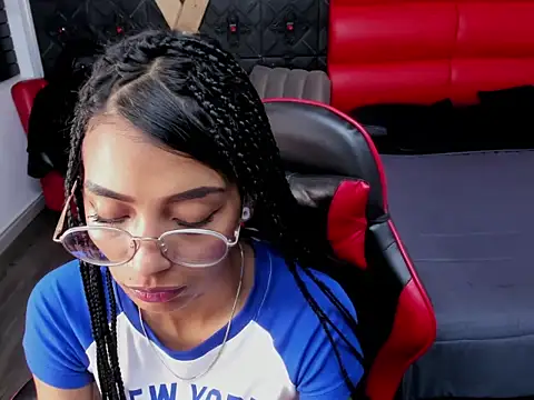 KarlaSlutSkinny__ webcam