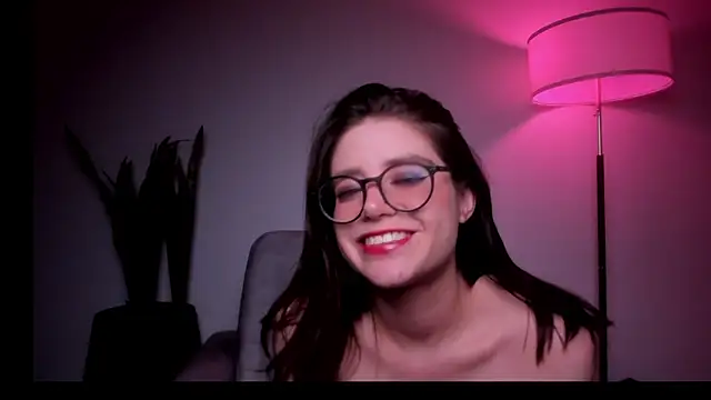HazelKush webcam