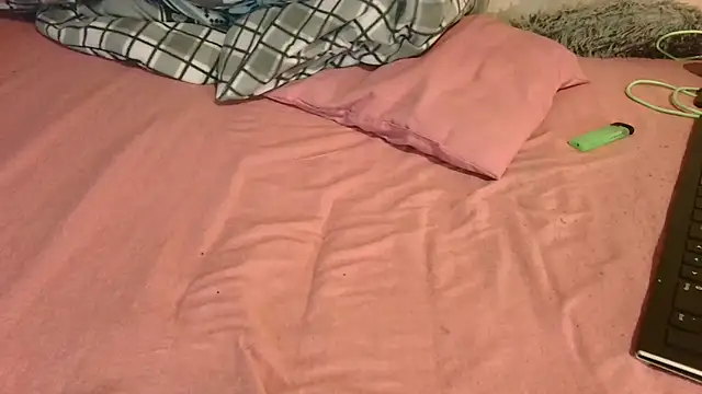 T0Yforeskin webcam