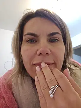 FeliciaKrige webcam