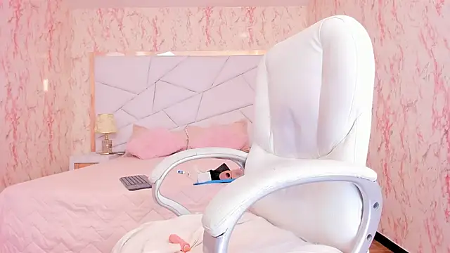 Emily_Whinfre webcam