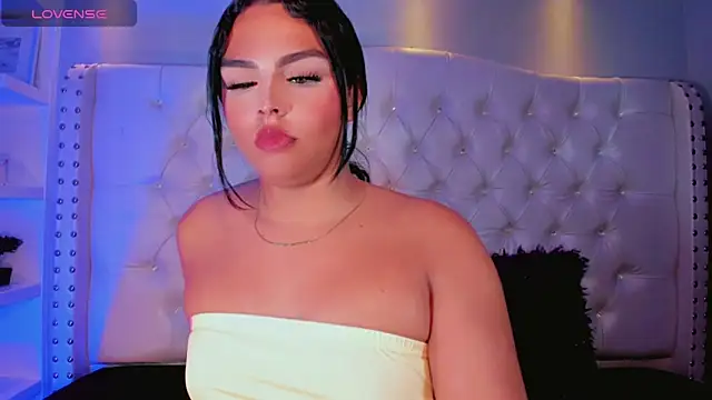 Modèle: Maia_Hotts