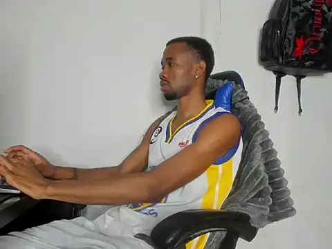 Kofi_exotic_2 webcam