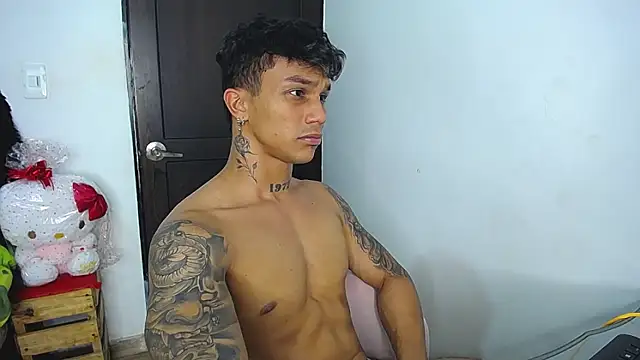 Leonard_Price live sex cam