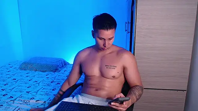 Watch valentinosex1 live on EroticFlix - High definition streams