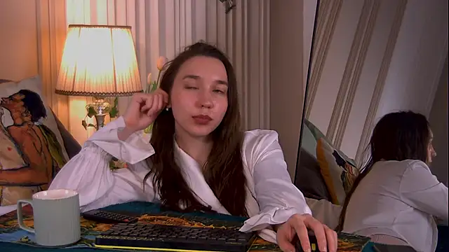 Suzaneey webcam