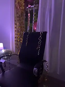 NaomiClay webcam