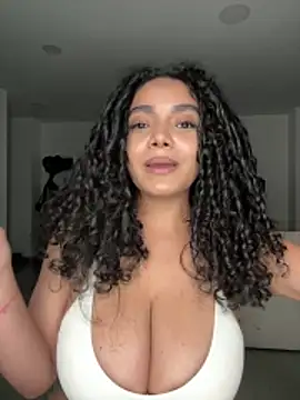 curlyierr (F young) - Deep throat in Doggy style