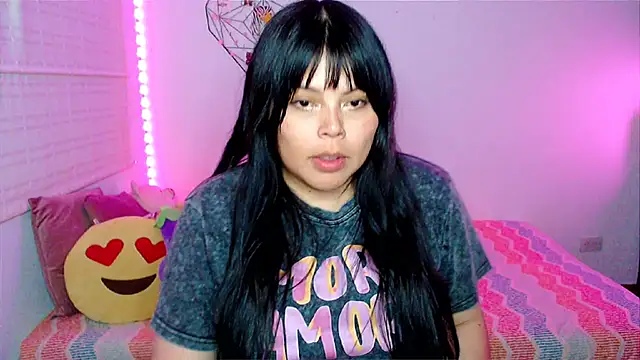 EllieMoonX webcam