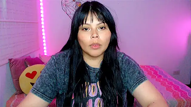 EllieMoonX webcam
