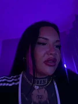_MelinaCurves_ webcam