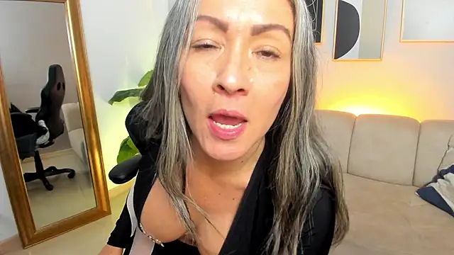 _Nicoletteshea_