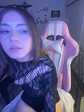 PrettyAmber webcam