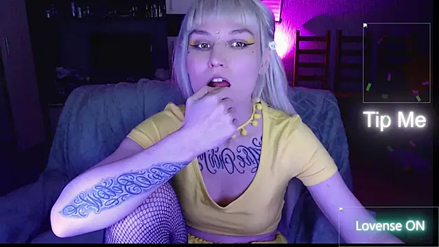 mischellemeow13 - Mischellemeow13's free webcam - UK Sex Cams