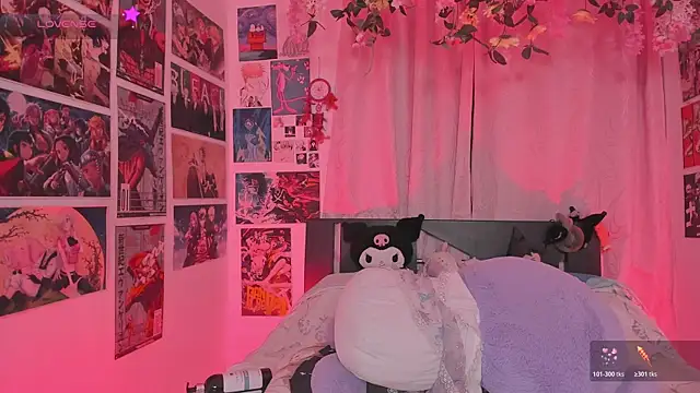 MissCurvyTop webcam