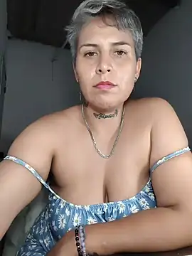 Yessi_rousse webcam