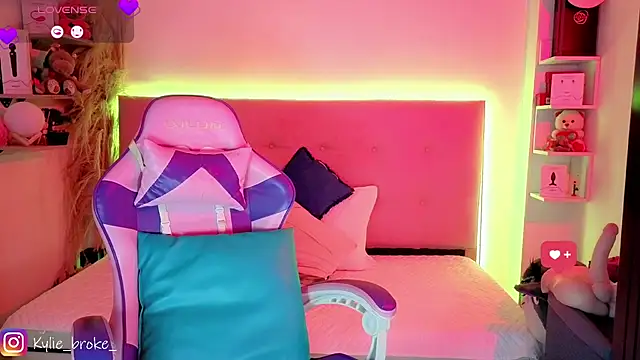 Kylie_brokee