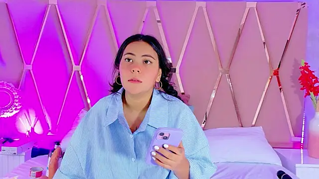 Emily_Black1 - Offline