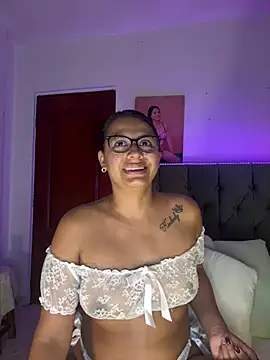 ema_zoe - Ema_zoe's free webcam - UK Sex Cams