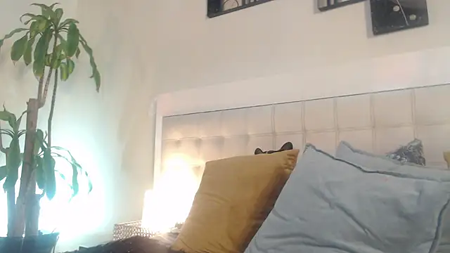 _Pamela_doll webcam